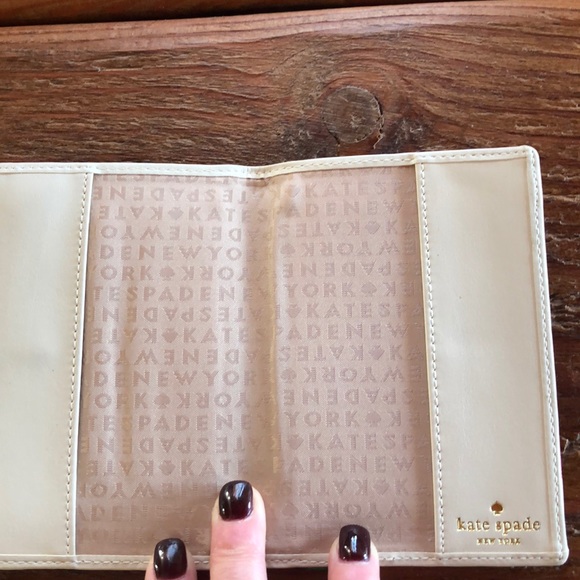 REDUCED! ♠️Kate Spade Leather Passport Holder♠️ - Picture 2 of 5